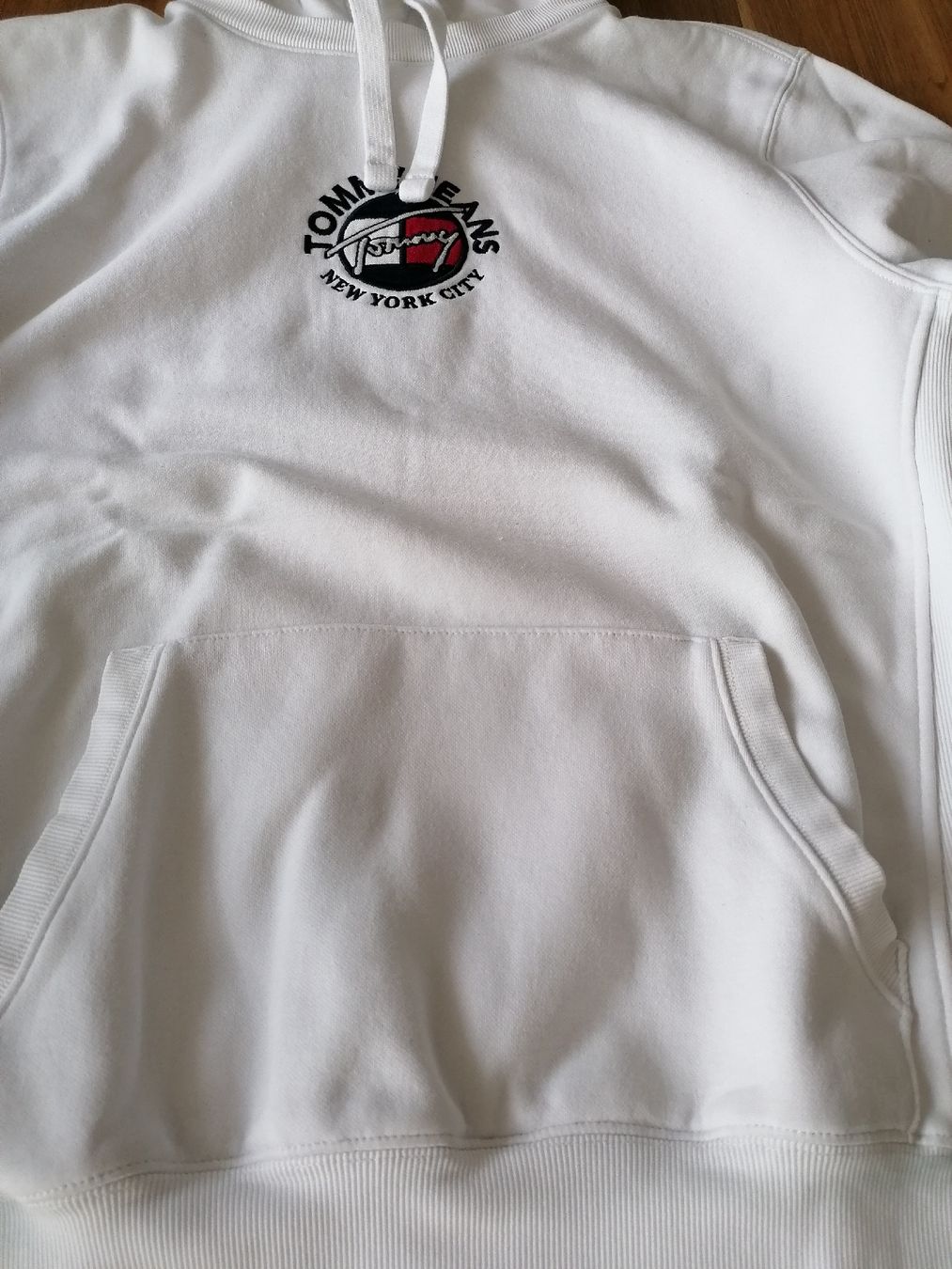 Tommy Hilfiger Pullover & Sweatshirts: Pullover Tomy Hilfiger – Gebraucht aus Adliswil von Romanista1927 2