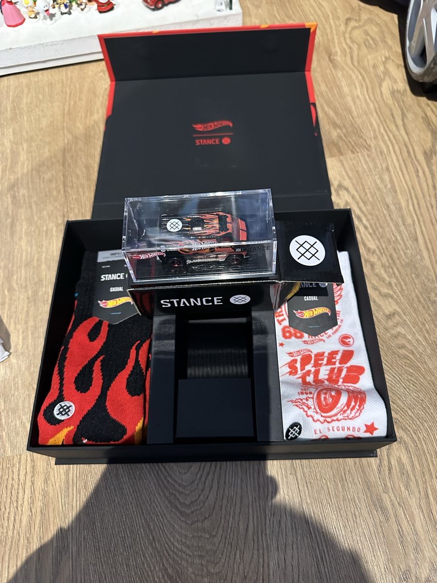 Hot Wheels Modellini d'auto: Hot Wheels Stance Limited Edition Van Boxed – Usato da Villars-sur-Glâne venduto da Mitodc2 1
