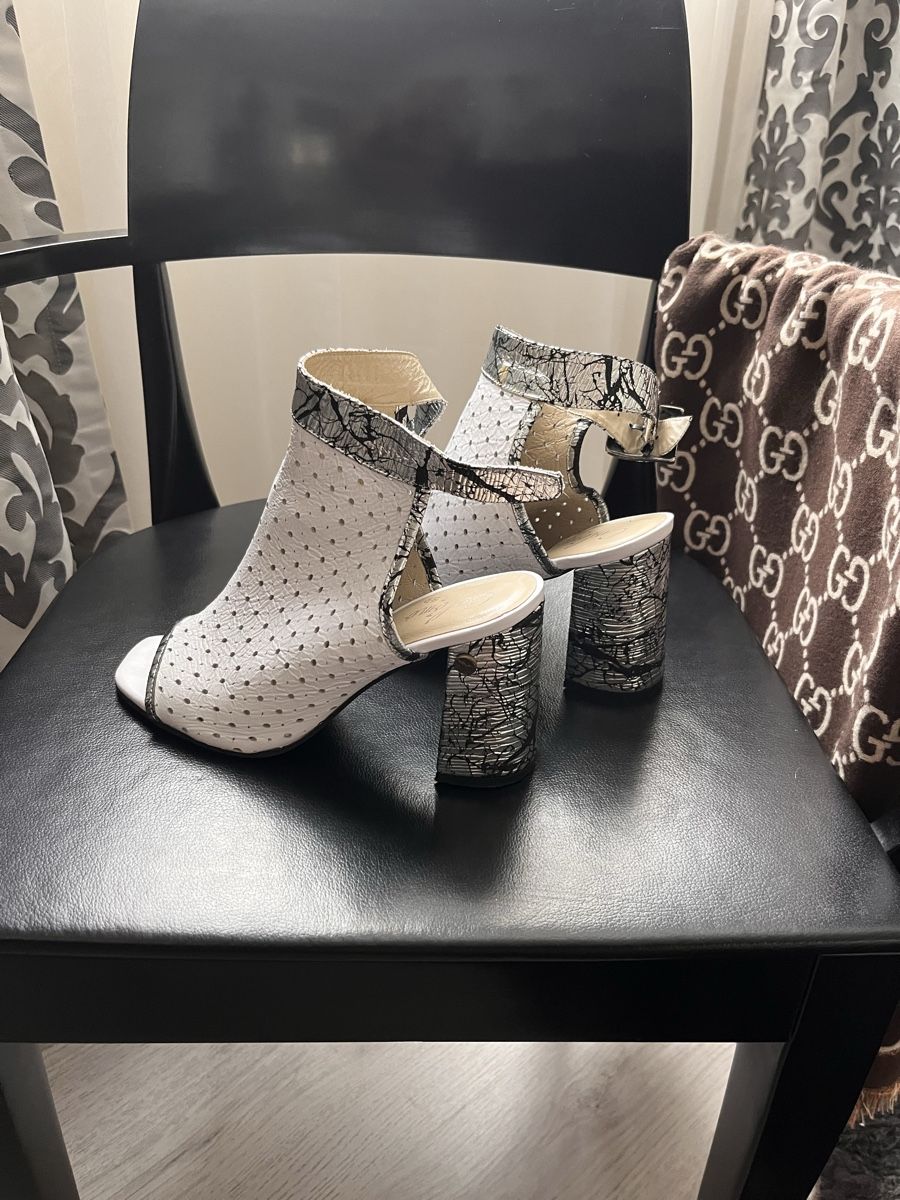 Damenschuhe: Stiefeletten Sommer 38 – Gebraucht aus St. Margrethen SG von Lillicasso 2