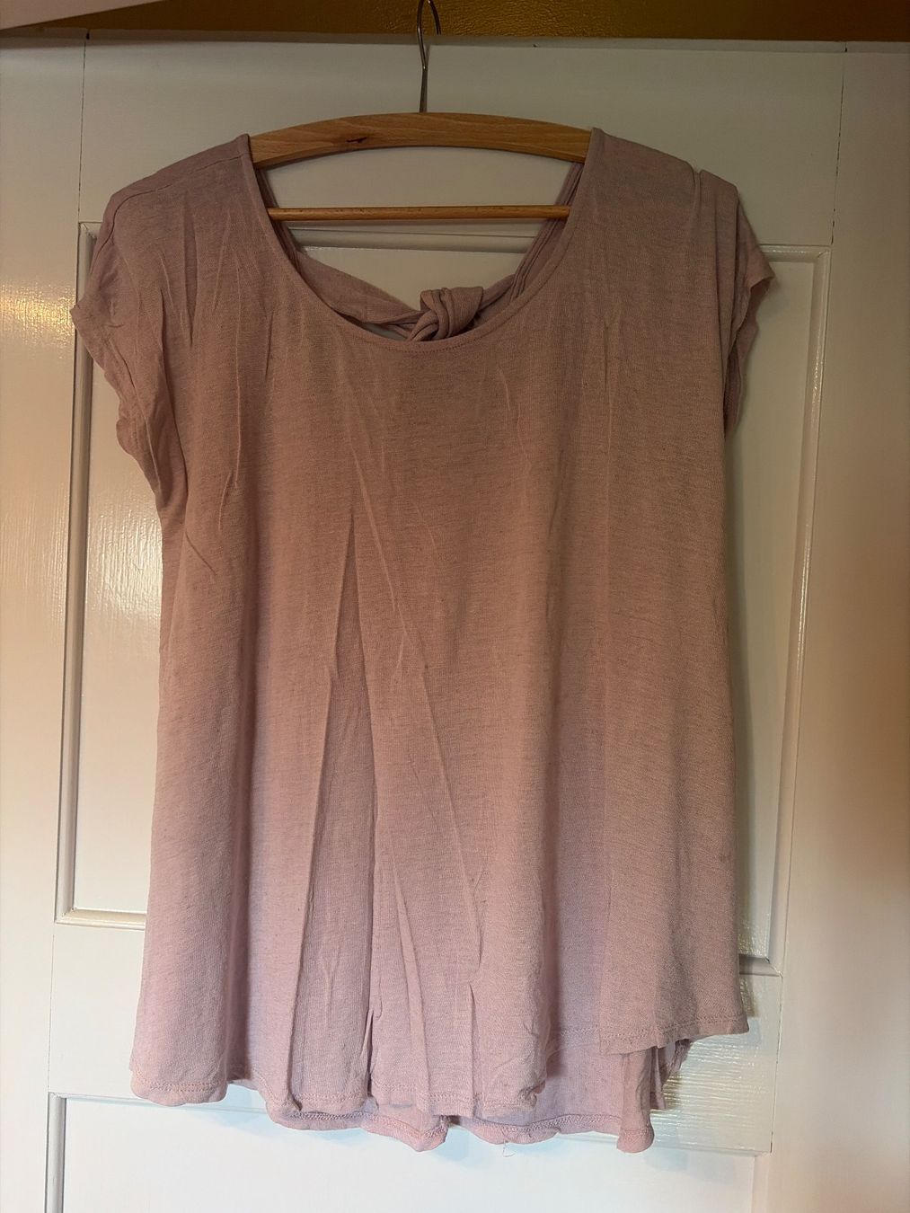 T-shirt: Altrosa Tshirt (mit Rücken ausschnitt) – Usato da Wohlen AG venduto da Lunas_Closet 1