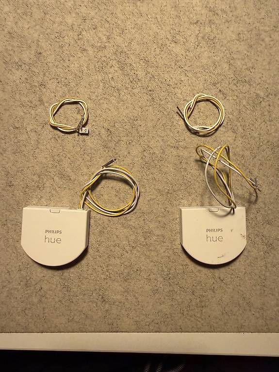Interruttori: Module interrupteur mural Philips Hue 2x – Usato da Epalinges venduto da ben_r5x5