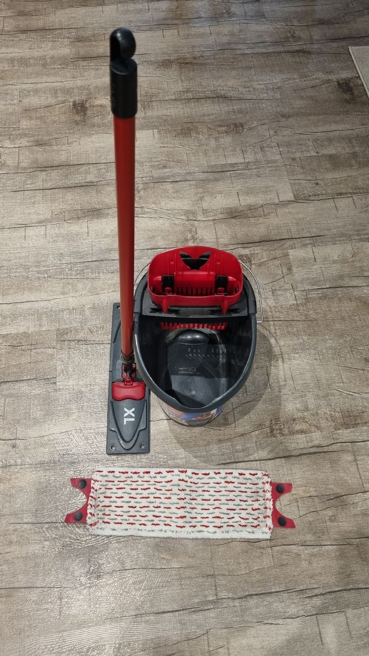 Vileda Altro in Apparecchi per la pulizia: Vileda Ultramax XL Bodenwischer Set mit Eimer gebraucht – Usato da Wolhusen venduto da mir_y8jx 1