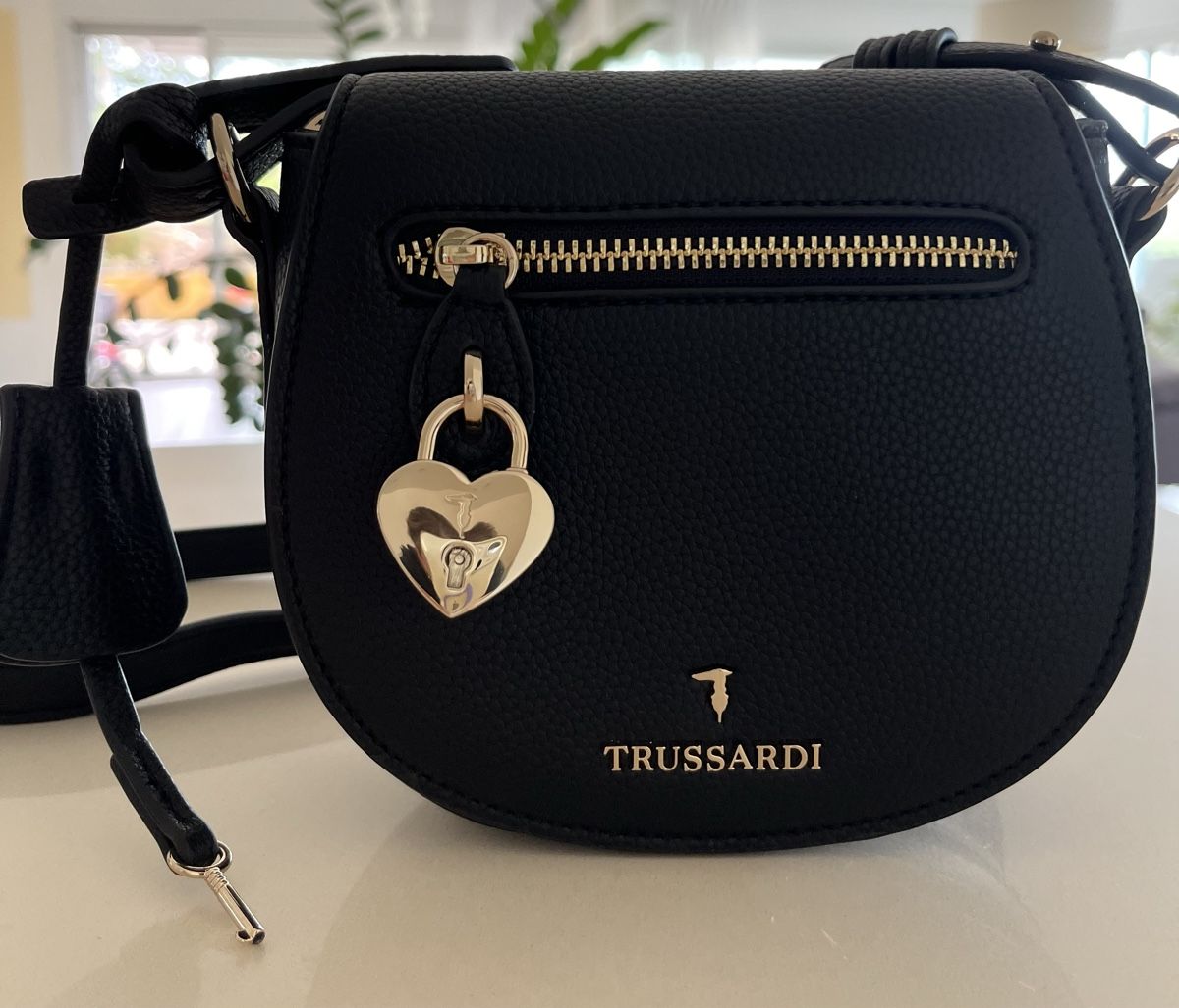 Trussardi Sacs femmes: Handtasche NEU von Trussardi – Neuf (Voir description) à Russikon par Suomi11