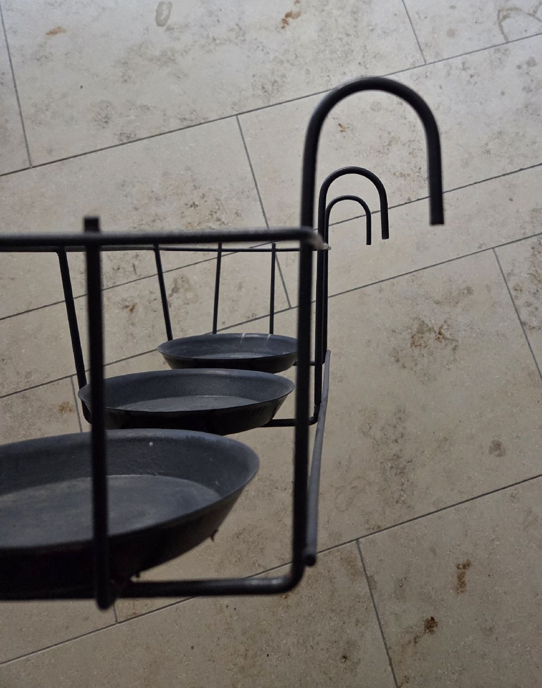 Ladenausstattungen & Messebau: Black Metal 3-Plant hanging basket – Gebraucht aus Zürich von adibloech 5