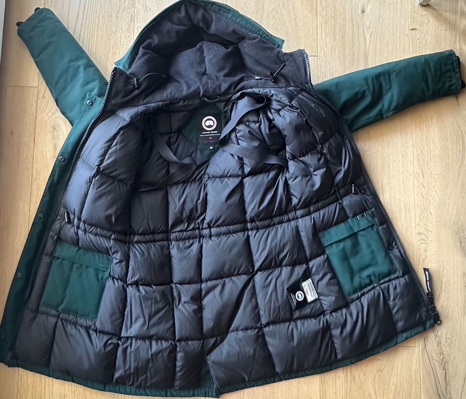 Canada Goose Cappotti: Original Canada Goose - Victoria Parka – Usato da Männedorf venduto da fri_x2sh 2
