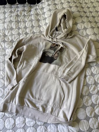 Kapuzenpullover Ariana Grande Damen Grösse L cremefarben