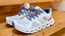On Running Cloud Damen Laufschuhe Weiss Grösse 36.5