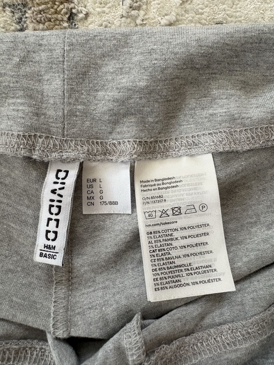 H&M Leggings: Graue Bootcut Leggings – Neu (gemäss Beschreibung) aus Balzers von lea_sy5p 1