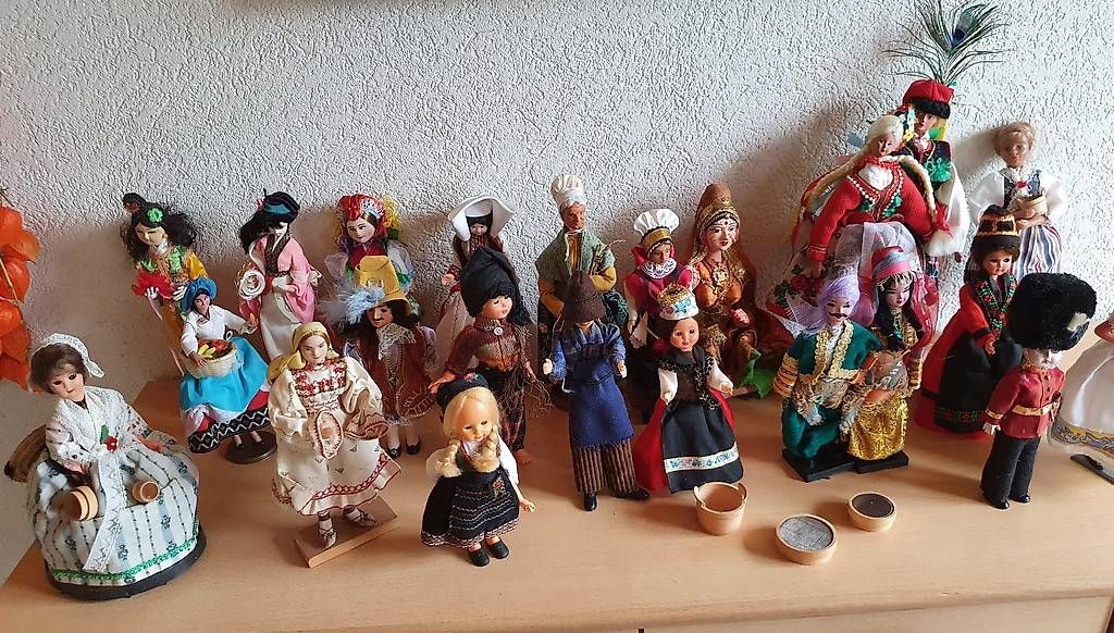 Bambole: Stehpuppensammlung – Usato da Wattwil venduto da Dato1 4