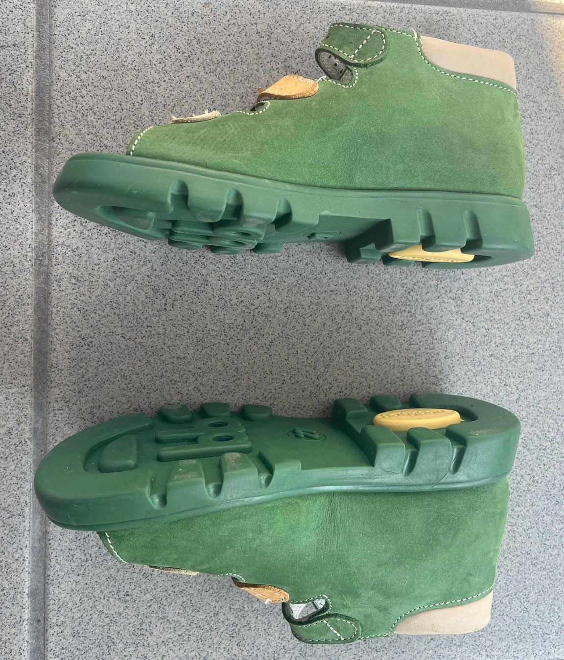 Scarpe per ragazzi: Babybotte Jungen Sandale – Nuovo (secondo la descrizione) da Meilen venduto da Collinsdegock 1