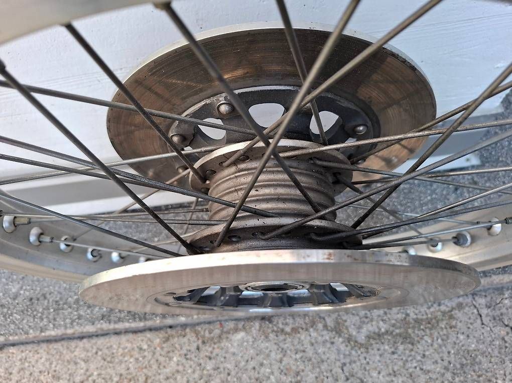 Honda Pneumatici & Ruote complete: Honda GL 1000 Vorderrad – Usato da Ebmatingen venduto da Moto42 2