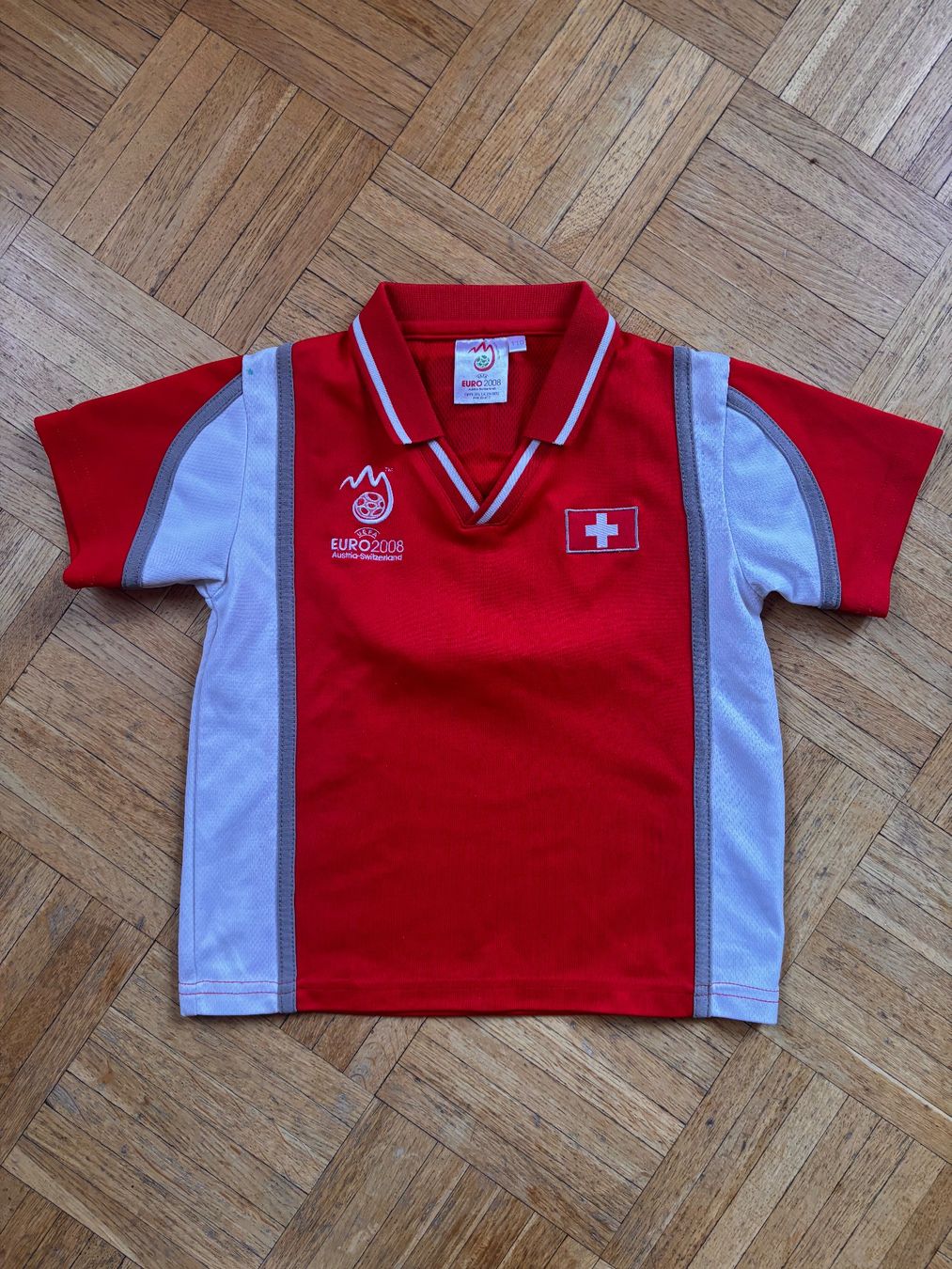T-shirt: Maillot Euro 2008 taille 110 – Usato da Lausanne venduto da mel2dreams 2