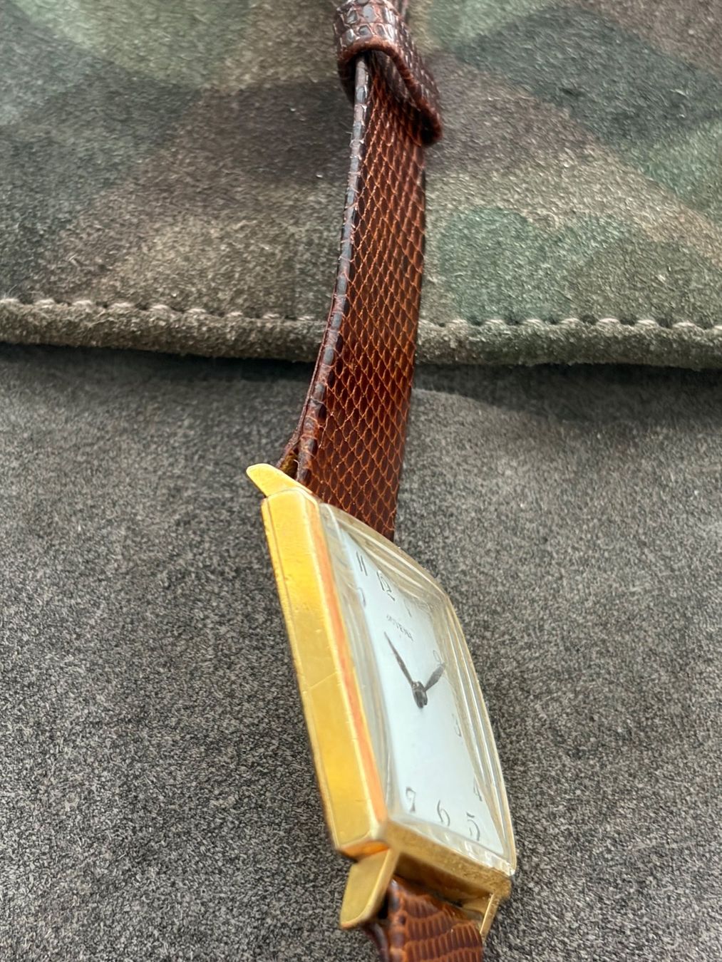 Juvenia Orologi: Vintage Juvenia Handaufzug – Usato da Zürich venduto da Airflow22 2