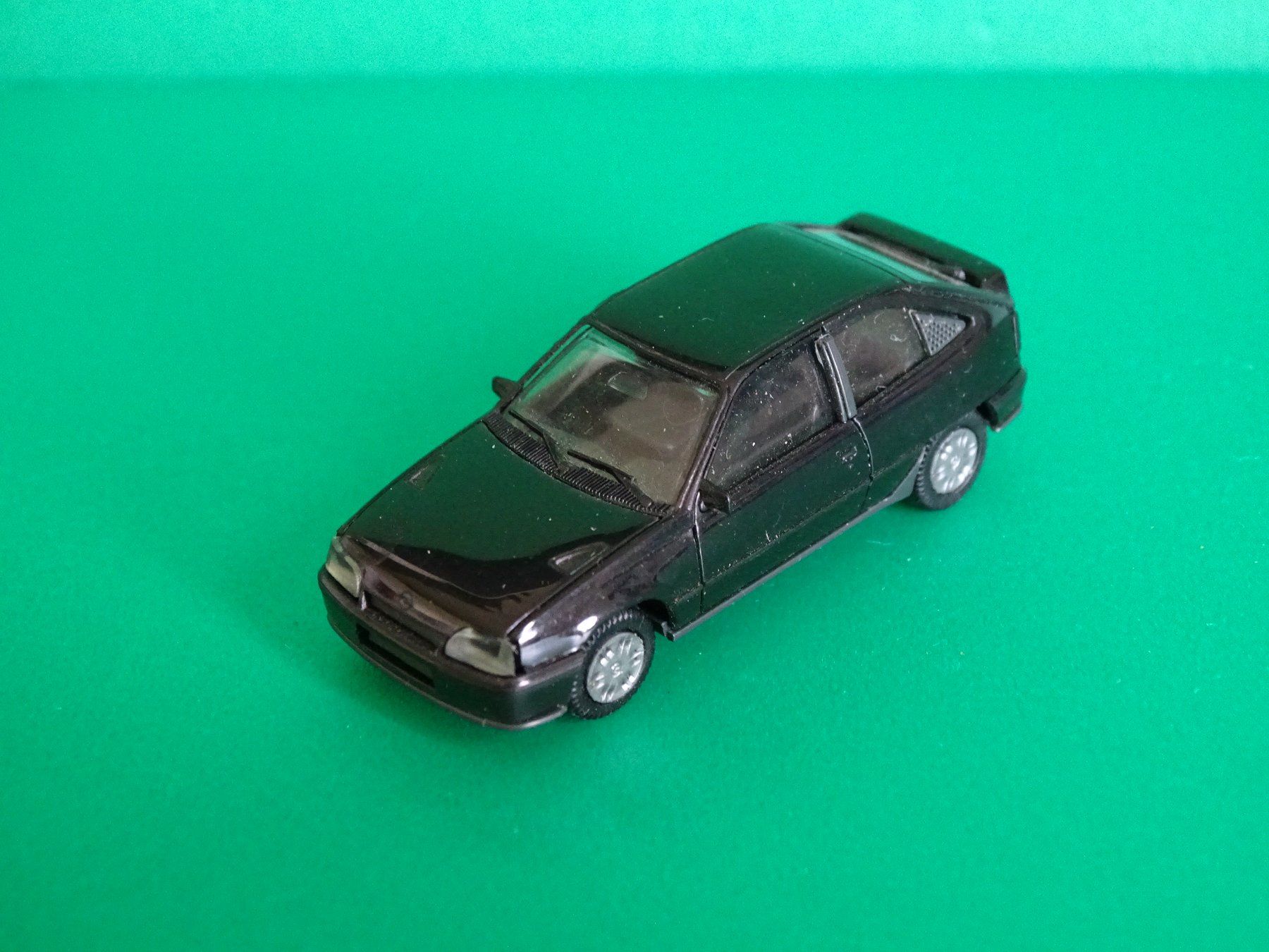 Herpa Modellini d'auto: Opel Kadett von Herpa 1/87 – Usato da Bretzwil venduto da Meex