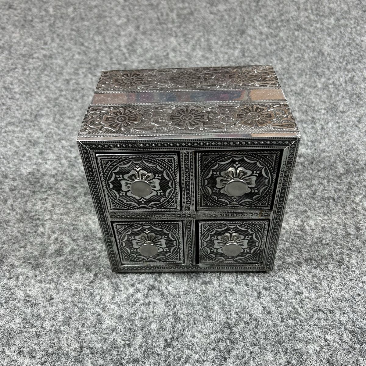 Portagioie: Jewelry box – Usato da La Sagne NE venduto da Matlasape 1