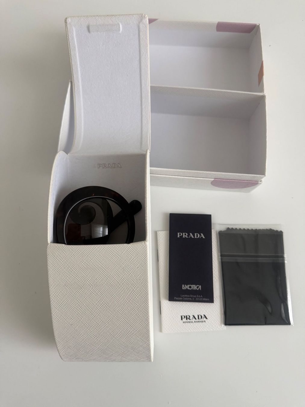 Prada Occhiali & Lenti: Lunettes de soleil PRADA Baroques – Nuovo (secondo la descrizione) da Tavannes venduto da tacha2503 5