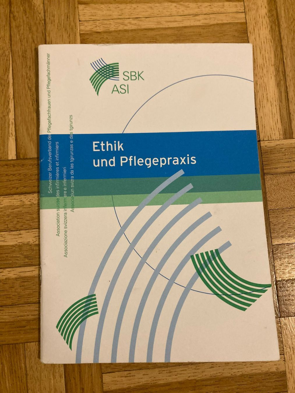Libri: Ethik und Pflegepraxis – Usato da Niederscherli venduto da ypsilon315