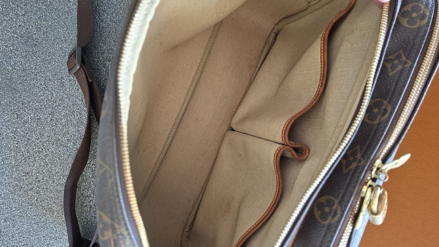 Louis Vuitton Taschen: Vintage Louis Vuitton Porter – Gebraucht aus Hünenberg von 1902 3