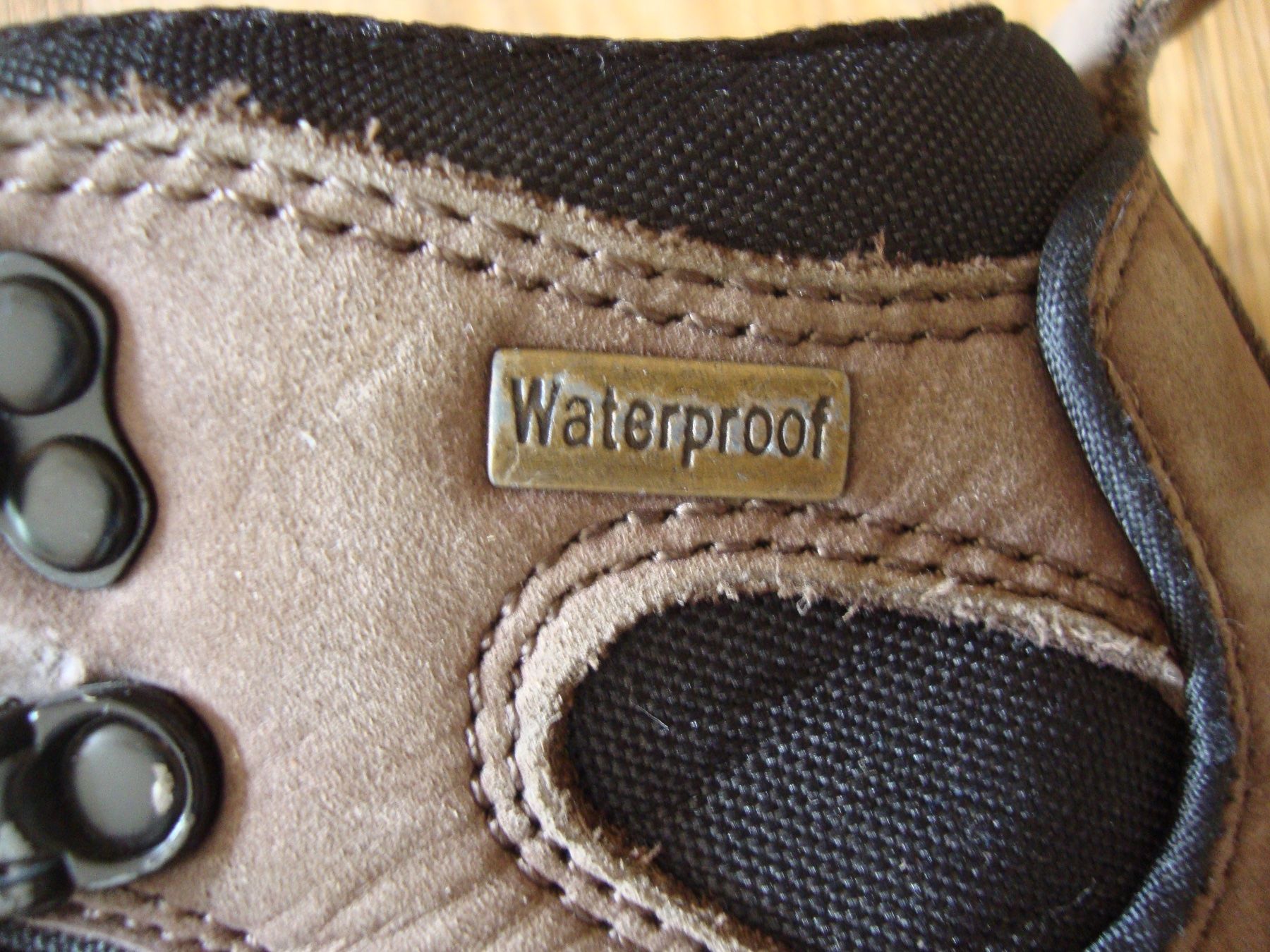 Scarpe per ragazzi: Robuste wasserdichte Wanderschuhe Gr. 37 – Usato da Vernier venduto da Melone74 2