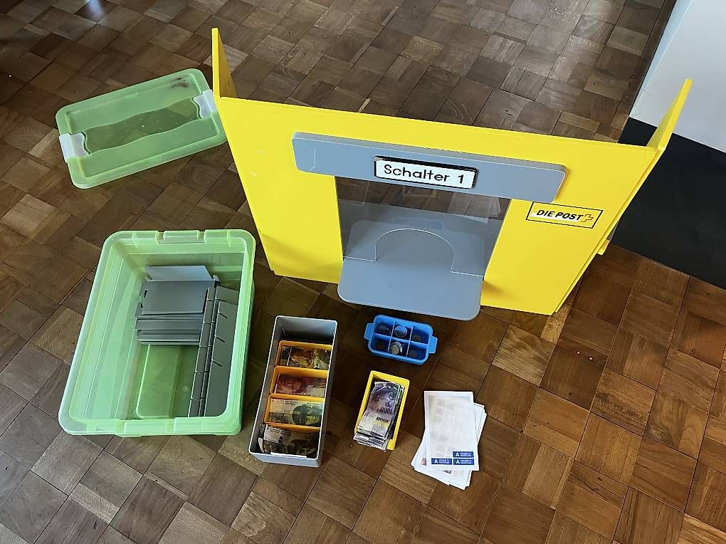 Spielzeuge: Kinder Postschalter  – Gebraucht aus Bern von Einschlag 1