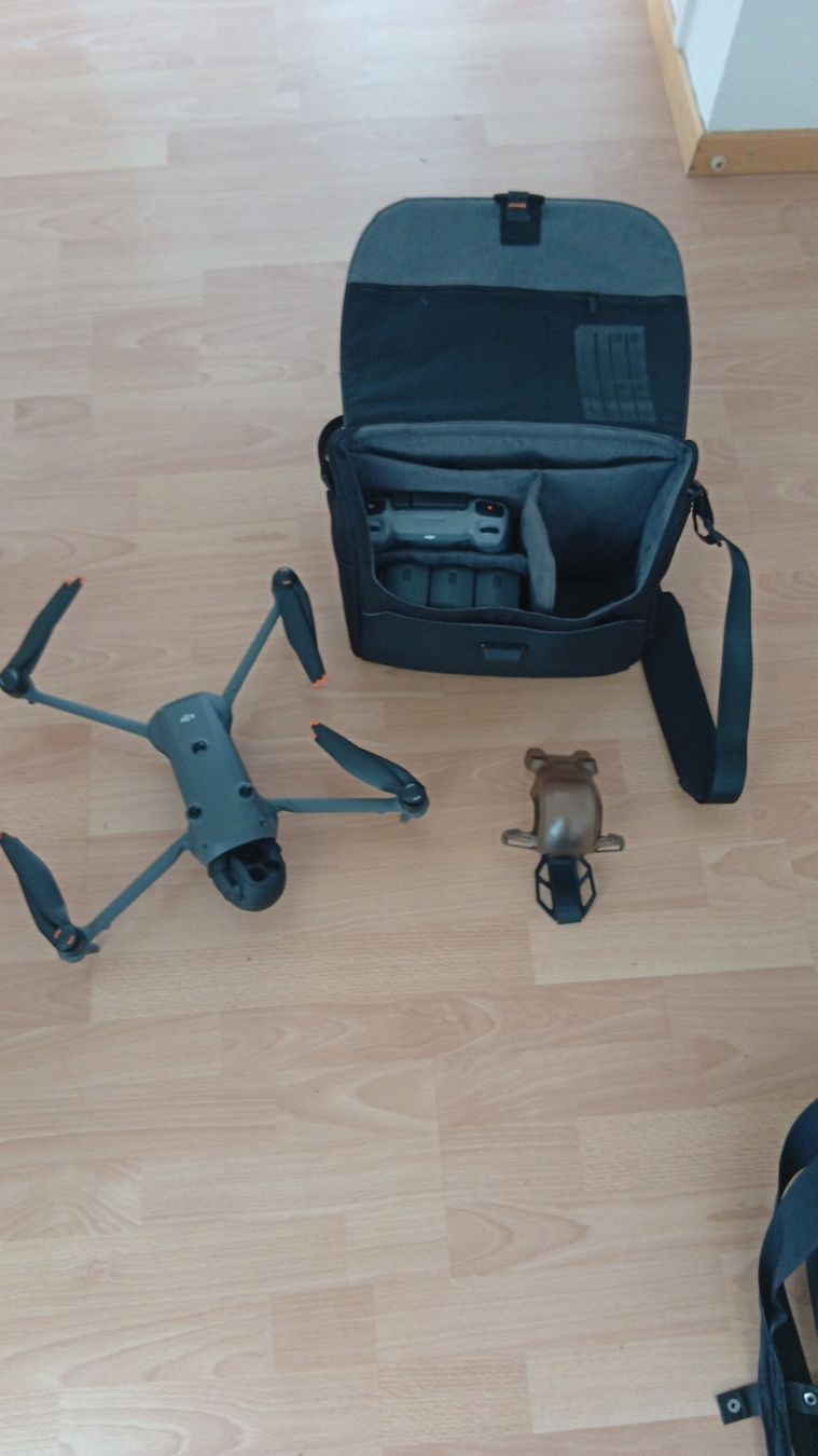 DJI Modellismo RC: dji mavic 4 pro more combo pack – Nuovo e nell'imballaggio originale da Oberengstringen venduto da mor_9wyw 2
