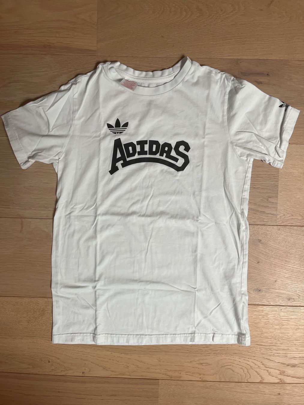 Adidas T-shirt: Adidas Sportshirt – Usato da Wettswil venduto da Autodelta