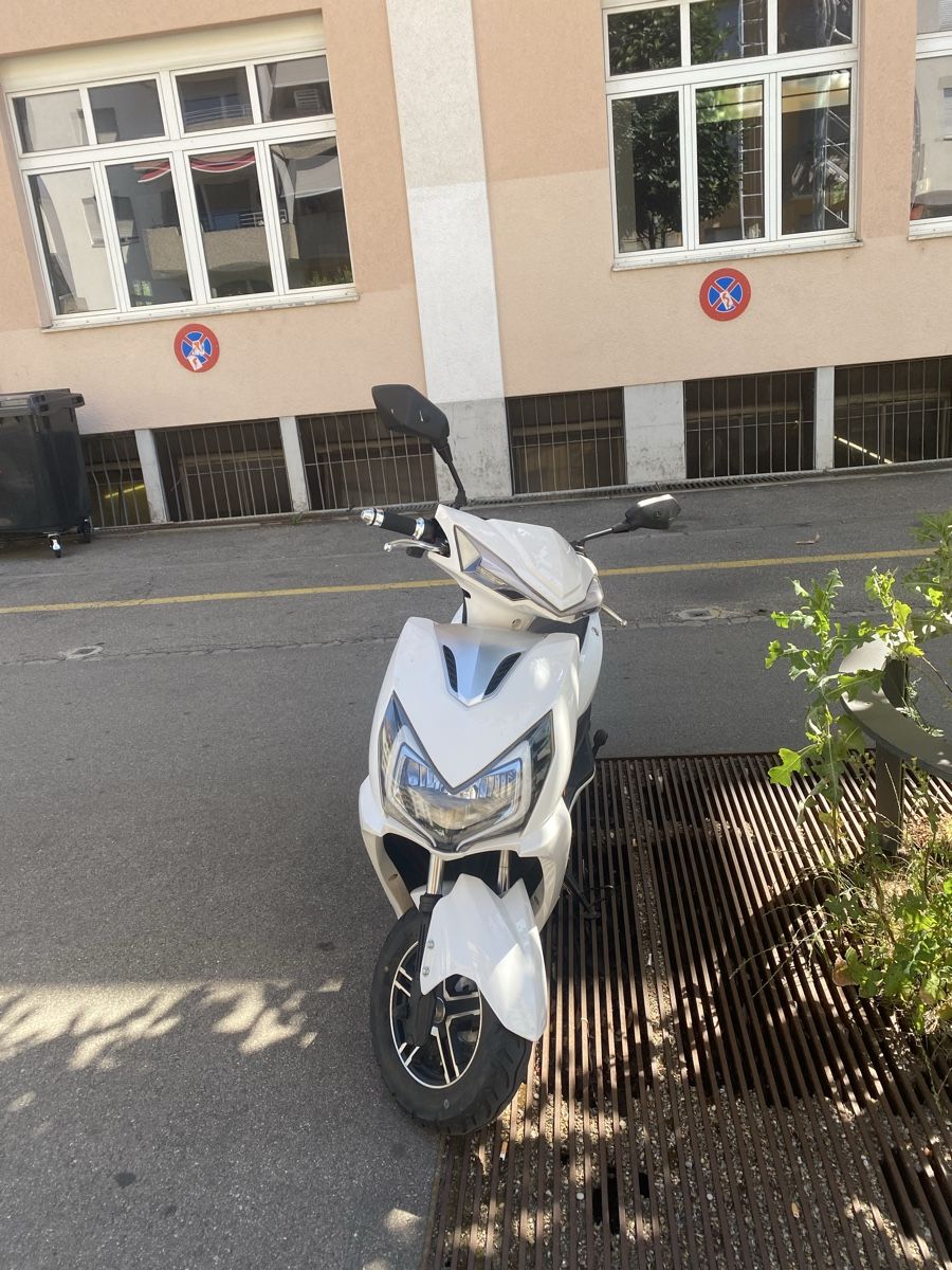 Scooter: E-Roller-Vengo Leo- guter Zustand – Usato da Zürich venduto da ER- 3