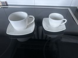 Mehrere Tassen und Untertassen weiss gut erhalten