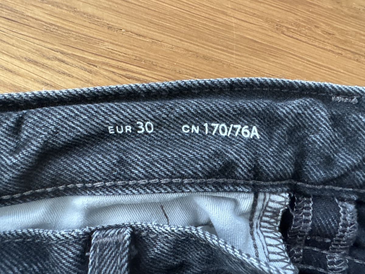 Arket Jeans: Weite Jeans Cloud, Arket, Gr 30 – Gebraucht aus Bonstetten von Tscat 4