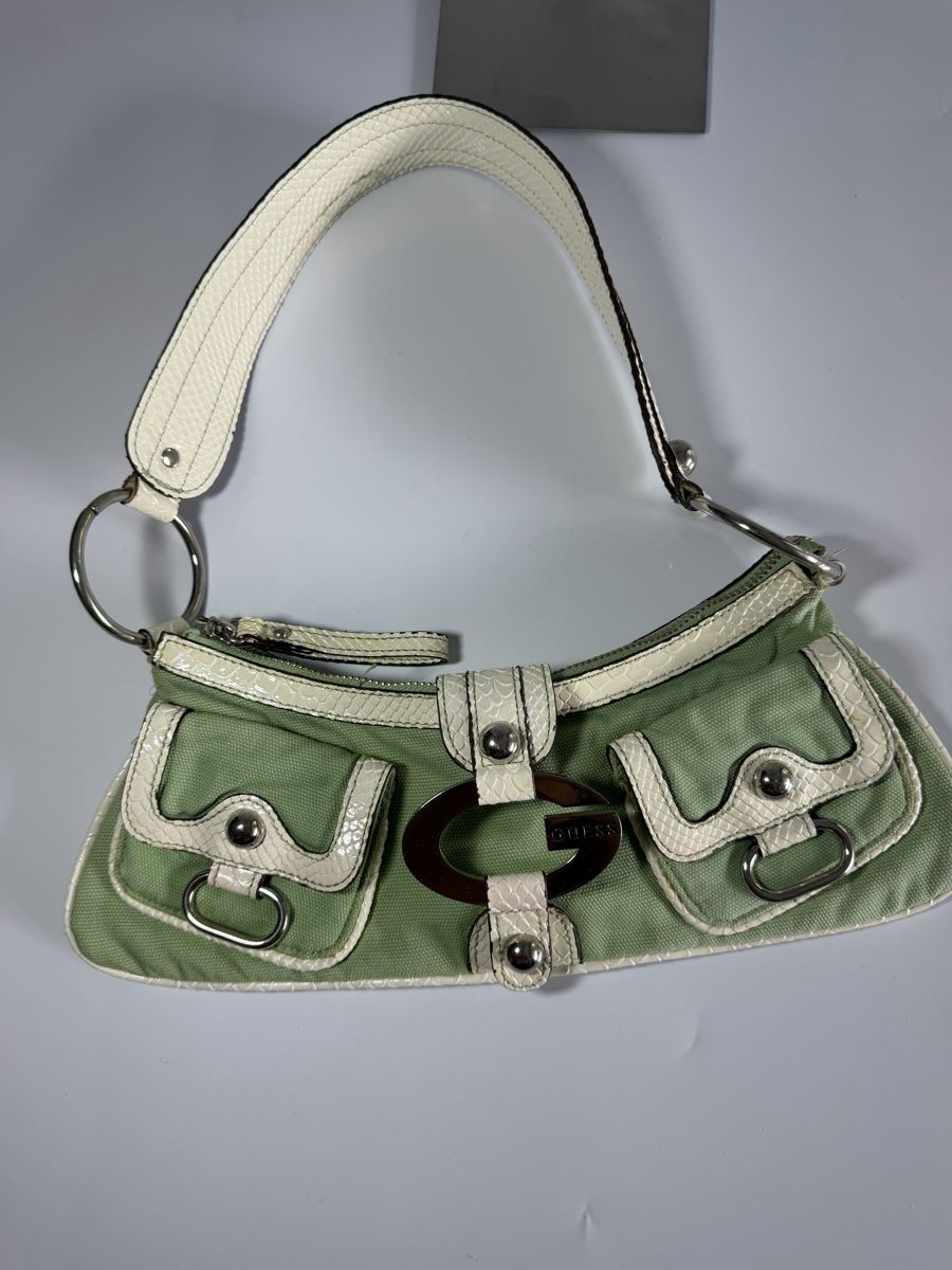 Guess Borse da donna: Guess Baguette Handtasche Grün  – Usato da Vionnaz venduto da b_f_d_r_g 1