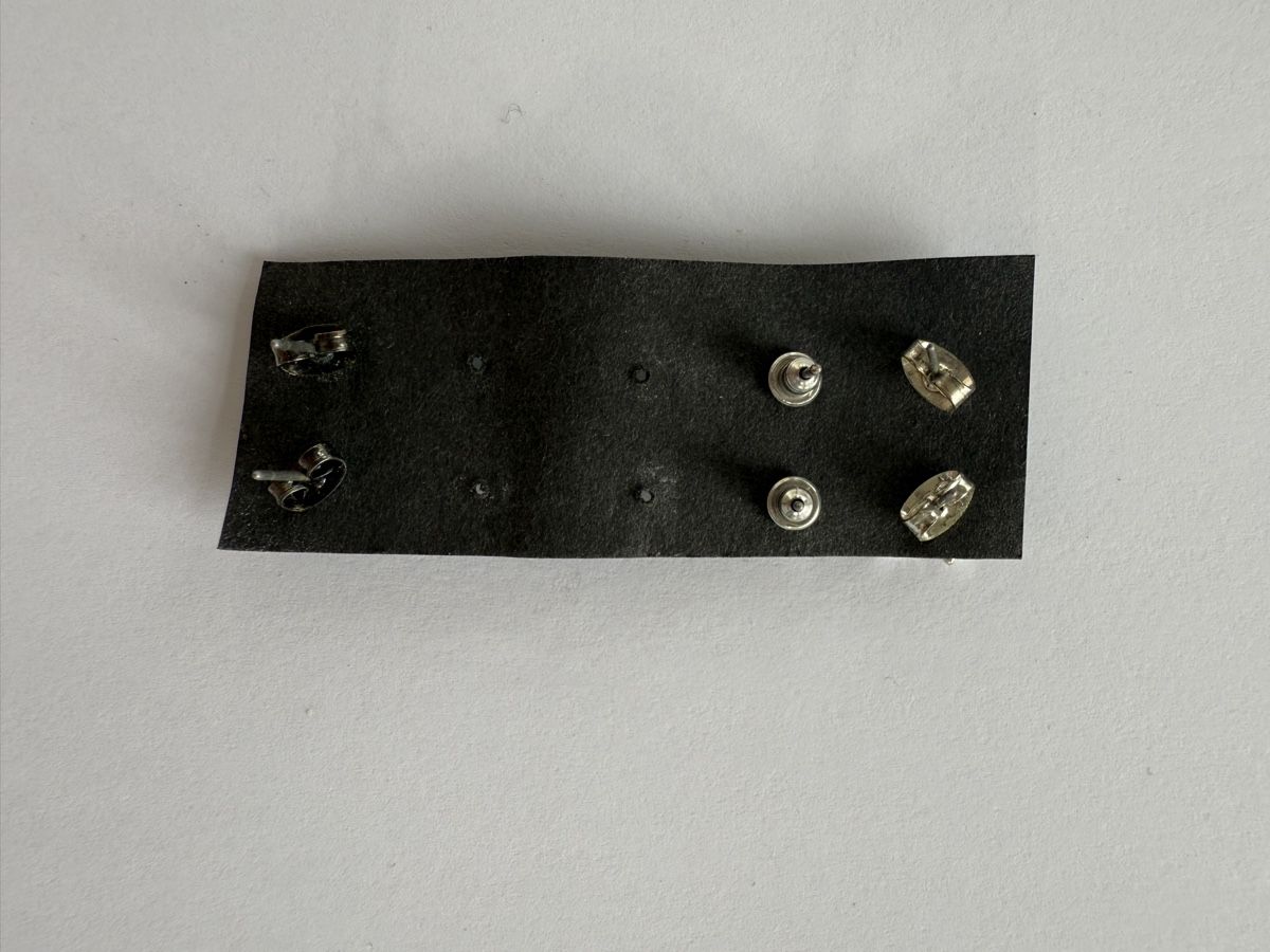 Ohrringe & -stecker: 3 Paar Ohrstecker, silberfarben, Sterne – Gebraucht aus Seewen SO von HappyHappyHappy 1