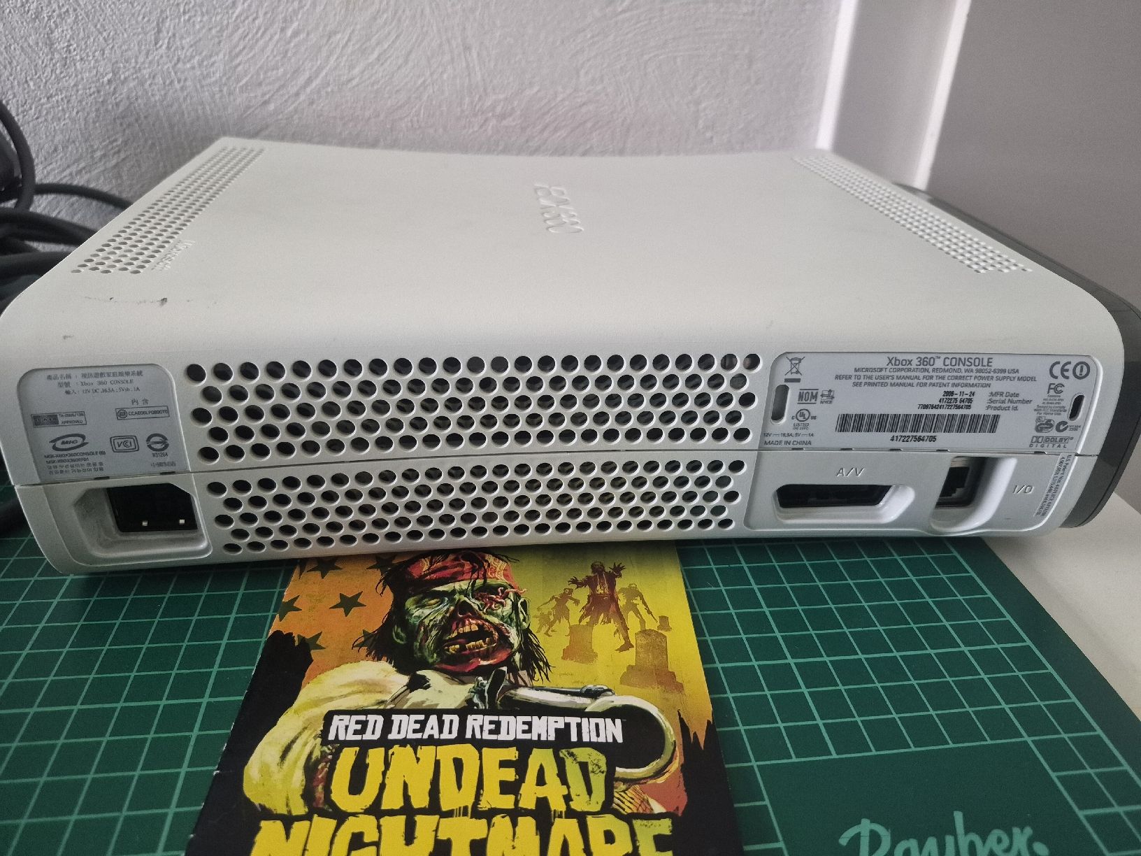Microsoft Console: Microsoft Xbox 360 Konsole mit Controller und 3 Spielen – Usato da Meyrin venduto da Retro-GZ 4