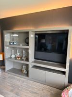 Minotti Bücherwand mit B&O TV