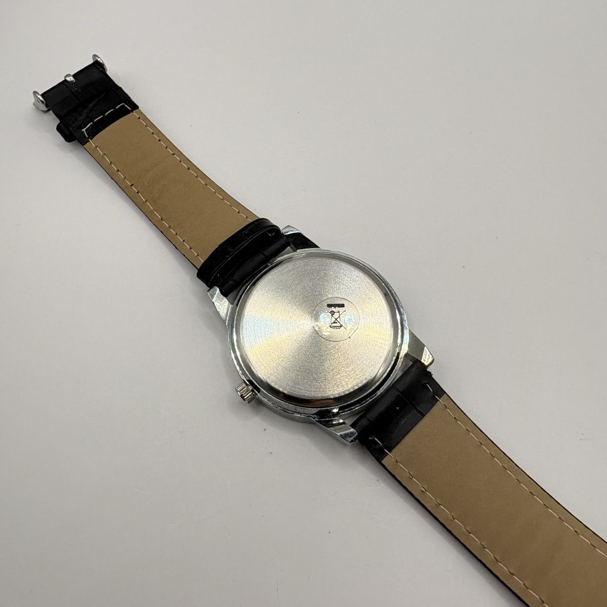Eiger Uhren: Montre Eiger Typ-455 à bracelet noir, élégant dès 1.- – Gebraucht aus Salavaux von mar_6mm5 3
