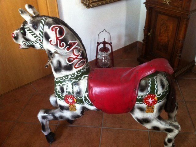 Sculture & Statue: altes Karussellpferd – Usato da Einsiedeln venduto da Fundgrube59 1