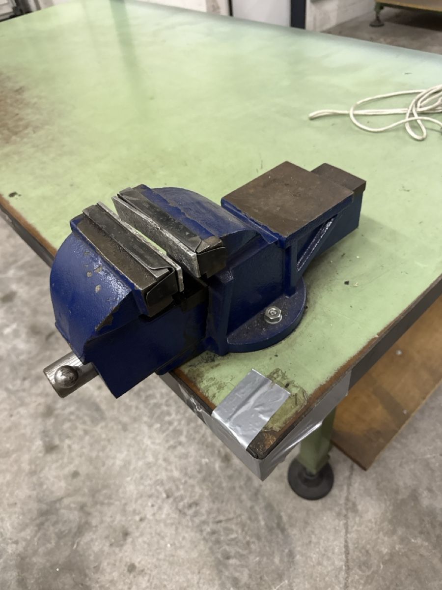 WBS125M Holzmann Werkbank Schraubstock inkl. Drehplatte