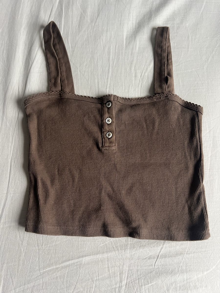 Top: Brandy Melville Top – Usato da Effretikon venduto da lin_5b7p