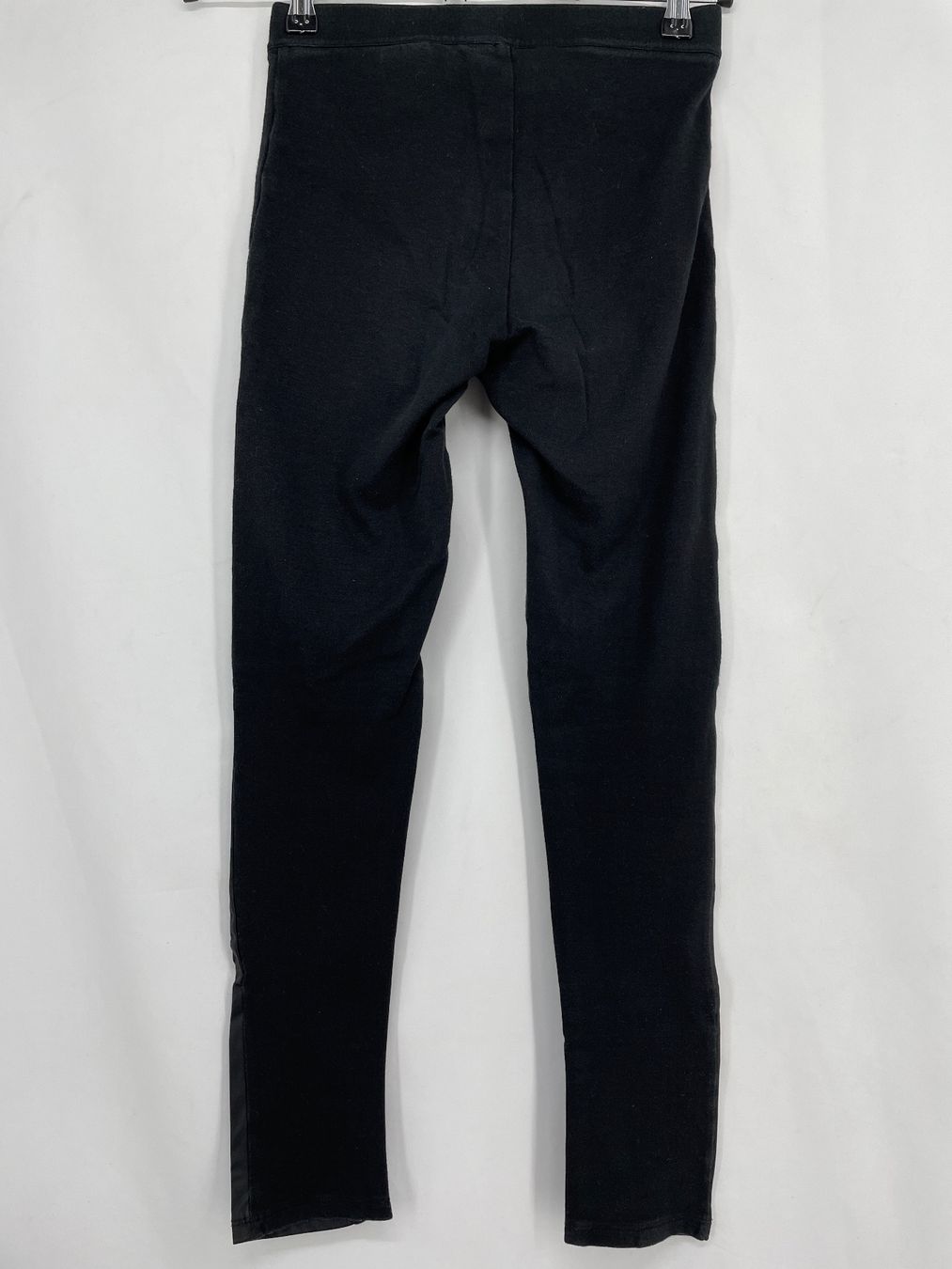 H&M Hosen: H&M Pantalon Noir – Gebraucht aus Lausanne von PlusValue_Lausanne 1