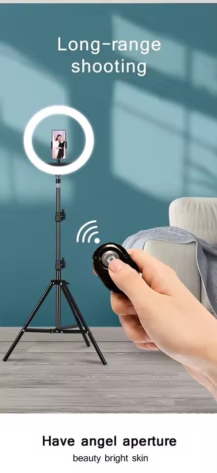 Lampes: Ring Light Anneau Selfie smartphone trépied télécommande – Neuf avec emballage d'origine à Bottens par 2Lens 1