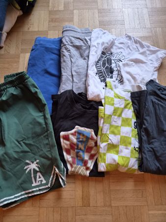 Kleiderpaket Jungen Grösse 146/152 guter Zustand
