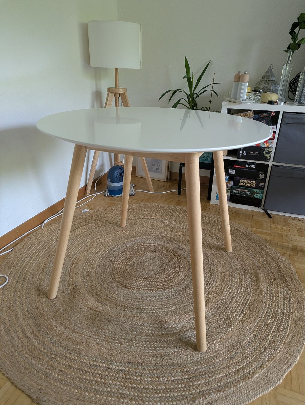 Tavoli: Tisch Rund – Usato da Bern venduto da MinaZH