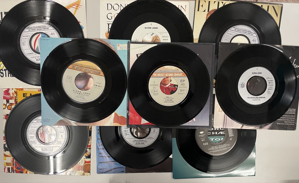 Dischi in vinile: Lot 9 vinyles  45 T ELTON JOHN – Usato da Le Grand-Saconnex venduto da sav_dfj7 3