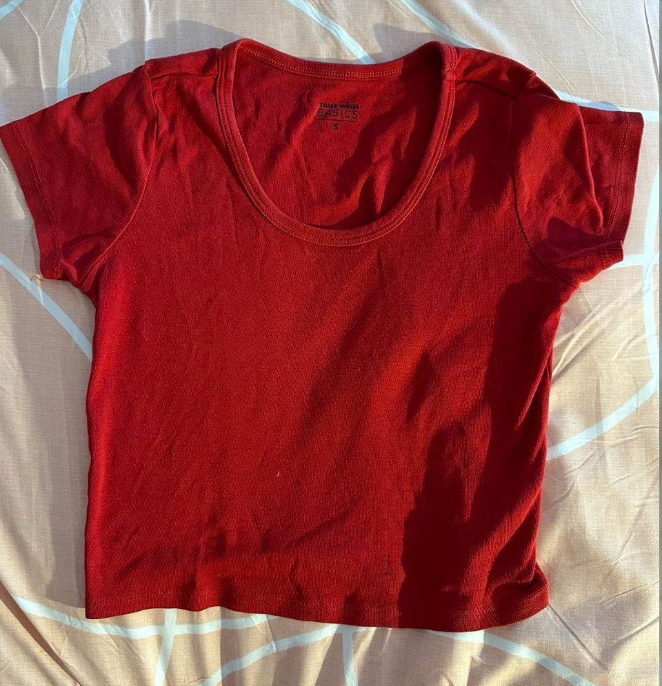 Tally Weijl Top: Rotes Crop Top❤️ – Usato da Winterthur venduto da nik_pr58