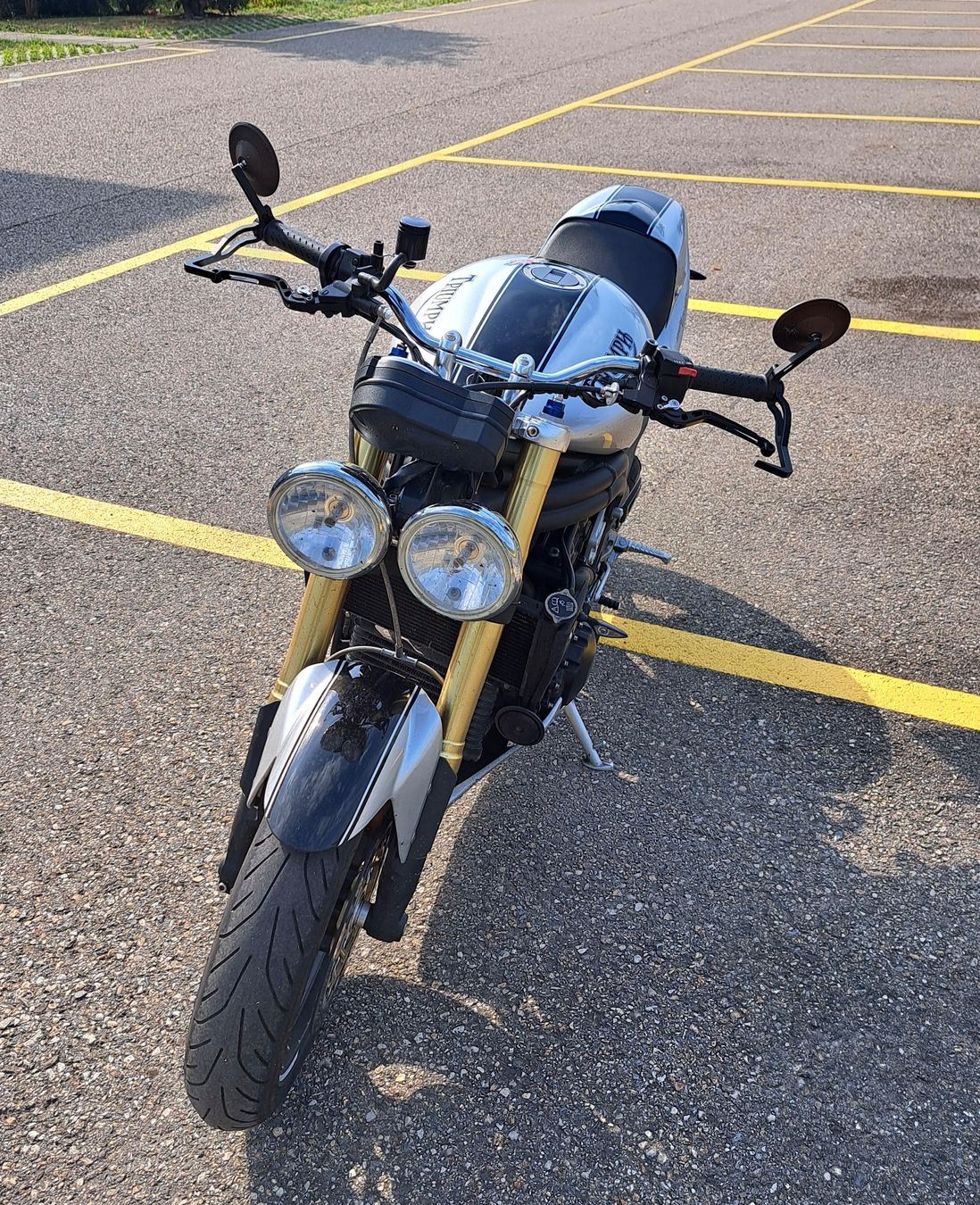 Triumph Strada: Moto Triumph Speed Triple 1050 – Usato da Le Landeron venduto da Macadam1 3