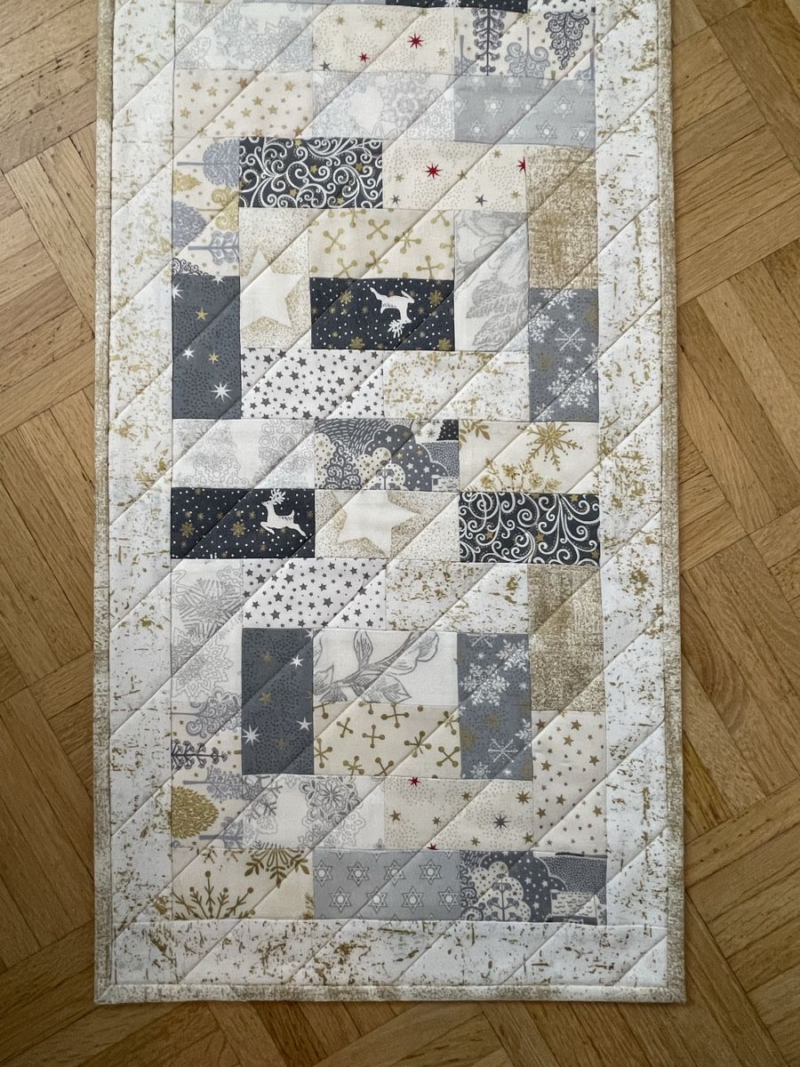 Alle Dekorationen: Chemin de table de Noël patchwork  – Neu und originalverpackt aus La Chaux-de-Fonds von NathalieM07 2