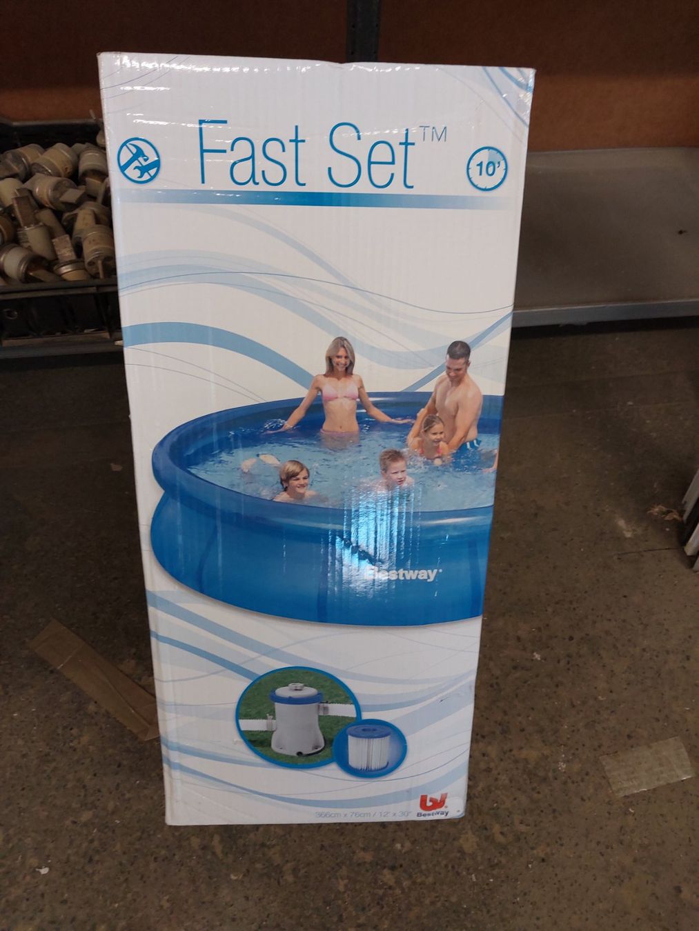 Bestway Piscine: Pool inkl. Pumpe originalverpakt – Usato da Oberbipp venduto da RHi