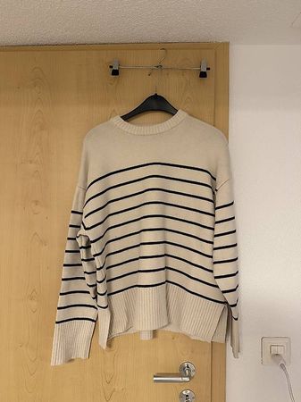 Zara Pullover mit Streifen