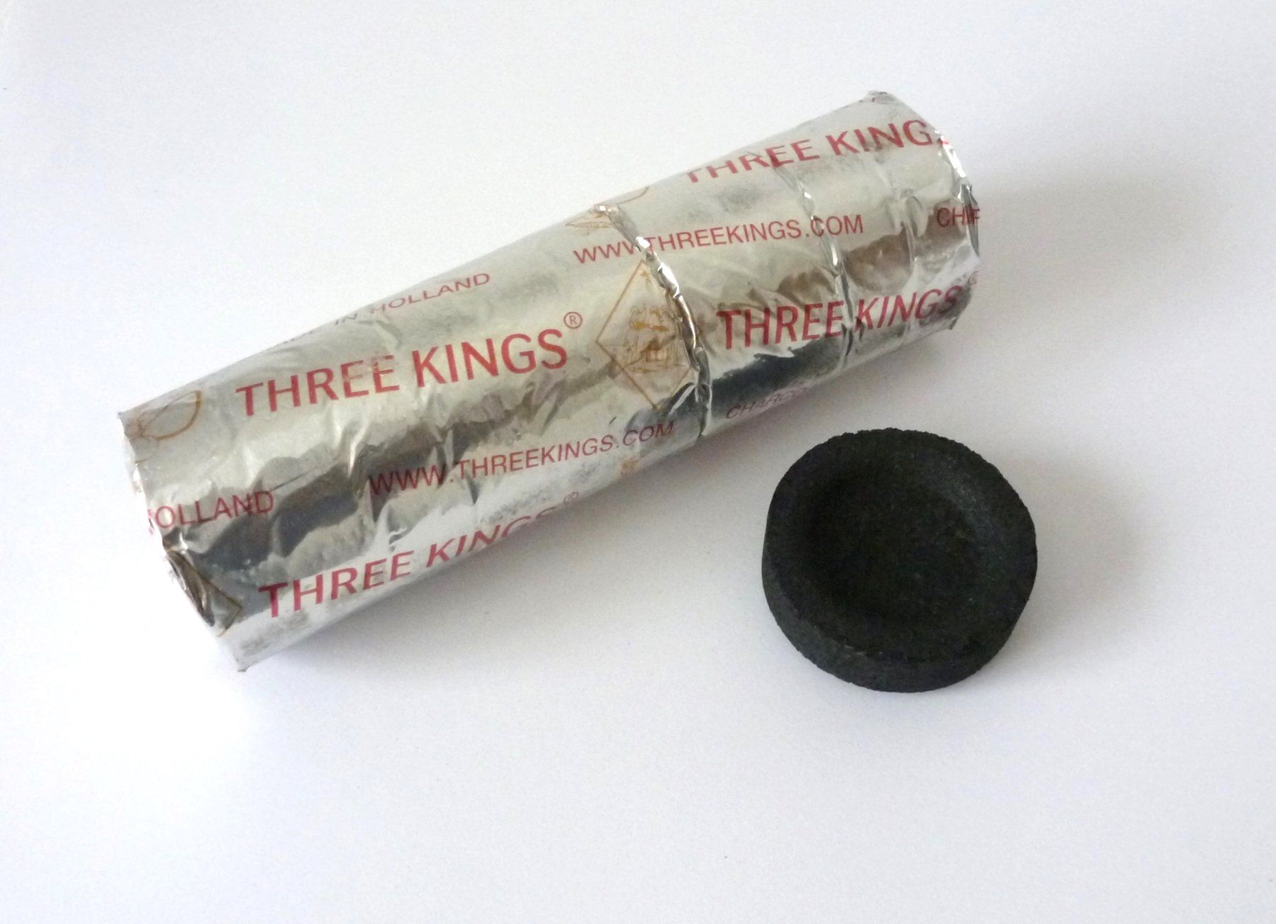 Candele: Räucherkohle 40mm, Rolle Three Kings – Nuovo e nell'imballaggio originale da Mauren venduto da Yeelen