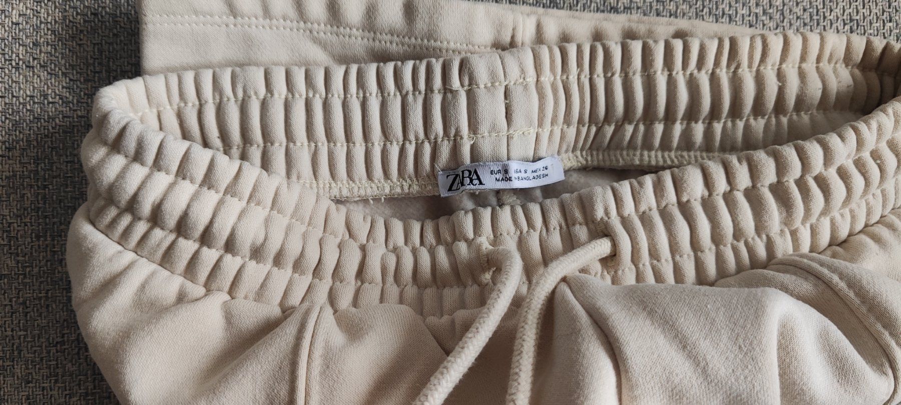 Zara Pantaloni: Zara Jogginghose beige Grösse S – Nuovo (secondo la descrizione) da Niederhasli venduto da dom_jxt6 1