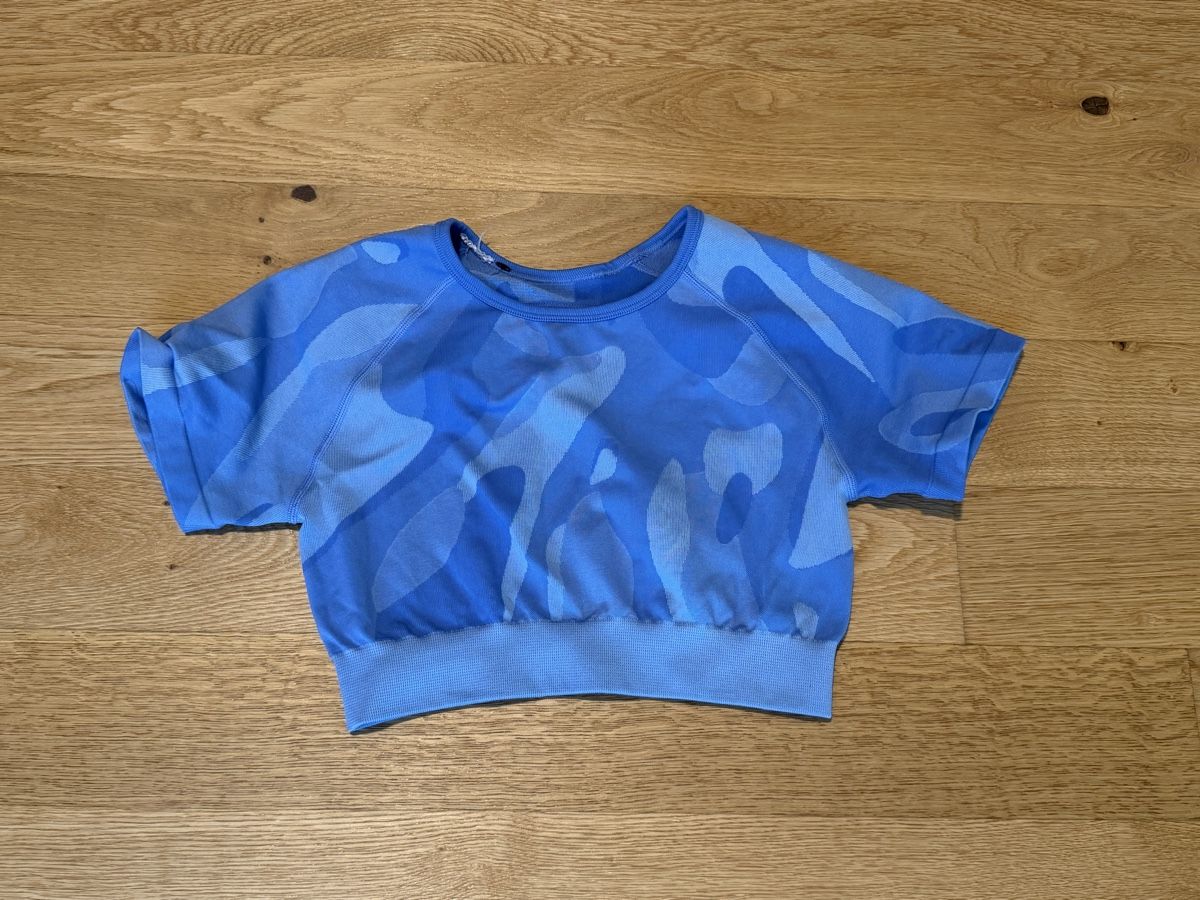 Aybl T-Shirts: AYBL CROP-SPORTSHIRT BLAU – Gebraucht aus Zürich von dbu_s8p2 2